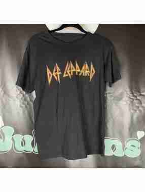 Def Leppard worn T-Shirt